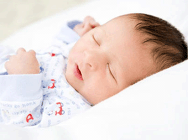 Bé 4 tháng tuổi, cân nặng bao nhiêu là đủ?