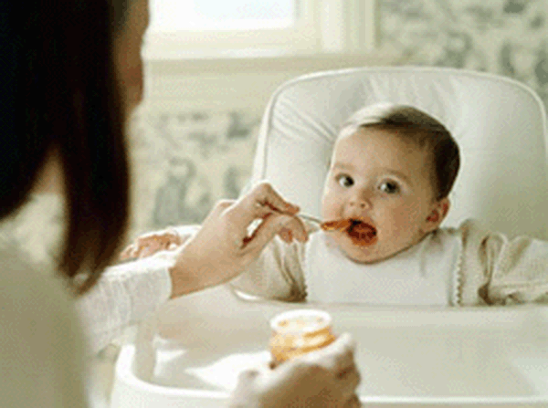 Bé 5,5 tháng tuổi ăn được những món gì?