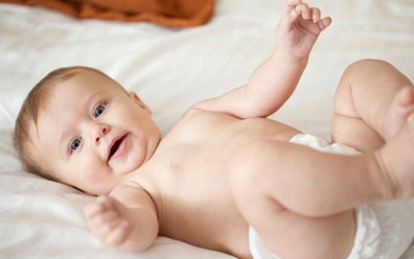 Đóng bỉm cho bé trai có thể gây vô sinh?