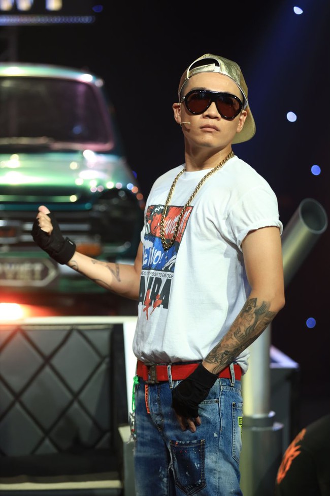 Đoàn Di Băng đáp trả căng đét trước chỉ trích Wowy ra MV chỉ là nịnh nọt để lấy tiền vợ chồng nữ đại gia - Ảnh 4. Đoàn Di Băng đáp trả căng đét trước chỉ trích Wowy ra MV chỉ là nịnh nọt để lấy tiền vợ chồng nữ đại gia - Ảnh 4.