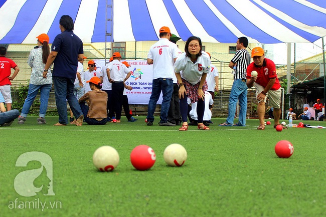 Ngắm những bóng hồng tươi tắn, tự tin trên sân cỏ trong mùa giải bóng trí tuệ Wiser ball  - Ảnh 9.