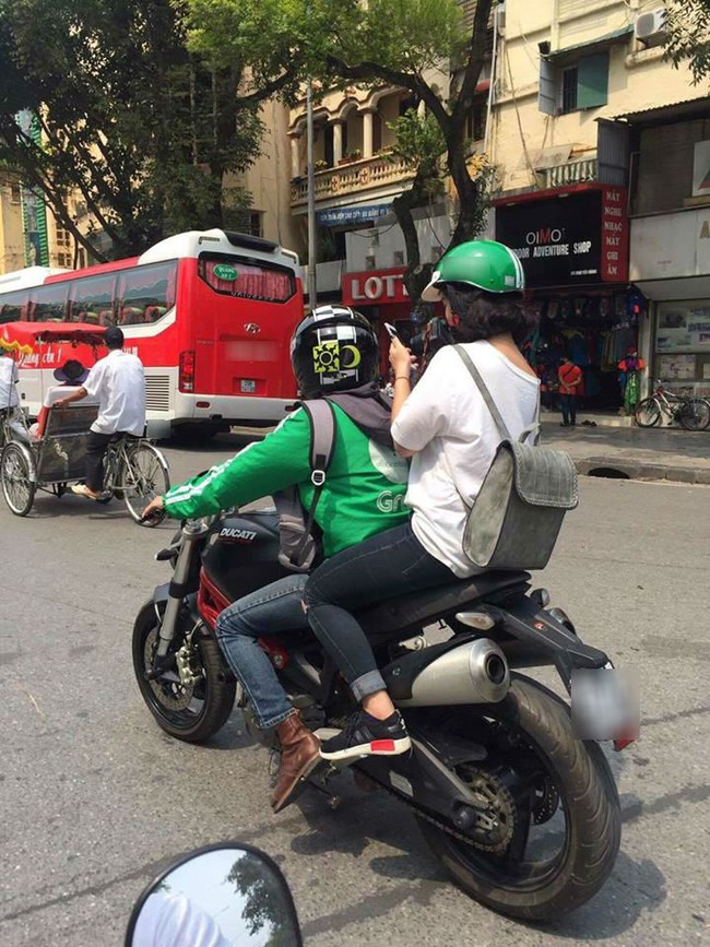 Truy tìm anh chàng đem quái thú Ducati gần 300 triệu chạy... xe ôm - Ảnh 2.