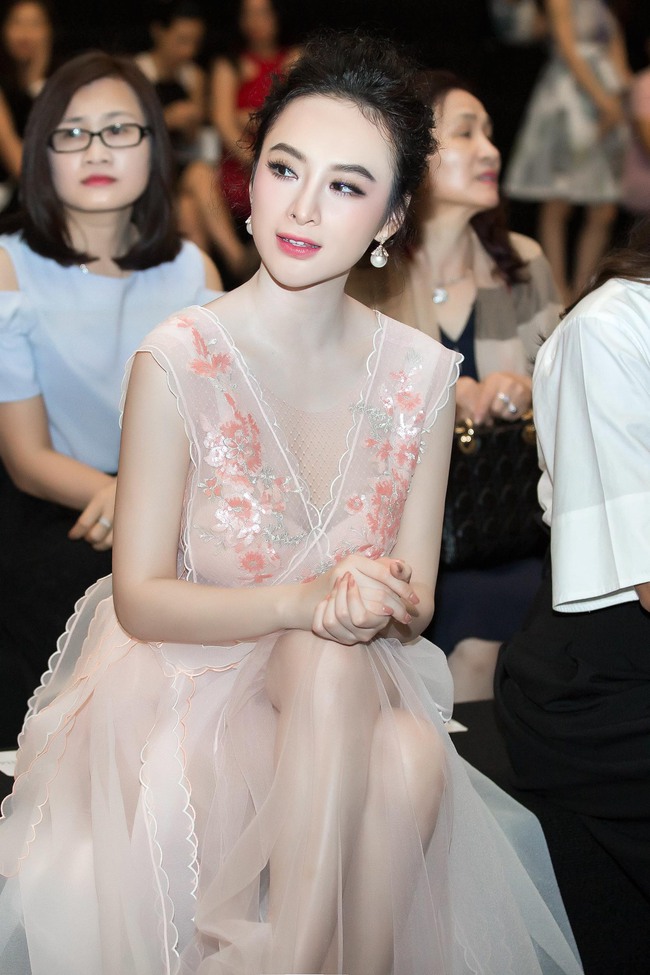 Angela Phương Trinh diện váy trắng bồng bềnh, gợi cảm khoe lưng trần  - Ảnh 8.