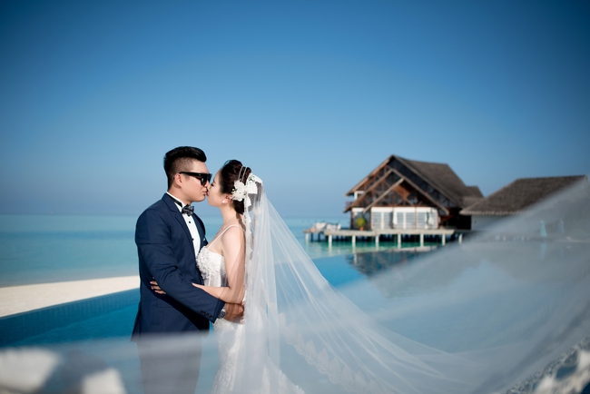 Hậu đám cưới 6 tỷ, nữ đại gia Bình Phước tiếp tục gây sốt với bộ ảnh cưới đẹp nao lòng tại Maldives - Ảnh 1.