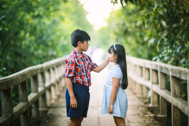 Ai từng trải qua tuổi học trò cũng đều xao xuyến khi nhìn hình ảnh này của Miu Lê - Ngô Kiến Huy - Ảnh 6.