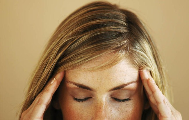 7 dấu hiệu khẳng định cơn đau đầu của bạn hết sức bất thường - Ảnh 6.