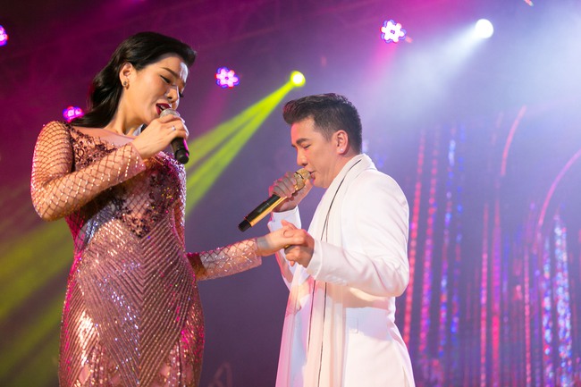 Lệ Quyên rưng rưng xúc động vì được Đàm Vĩnh Hưng mừng sinh nhật sớm - Ảnh 4.