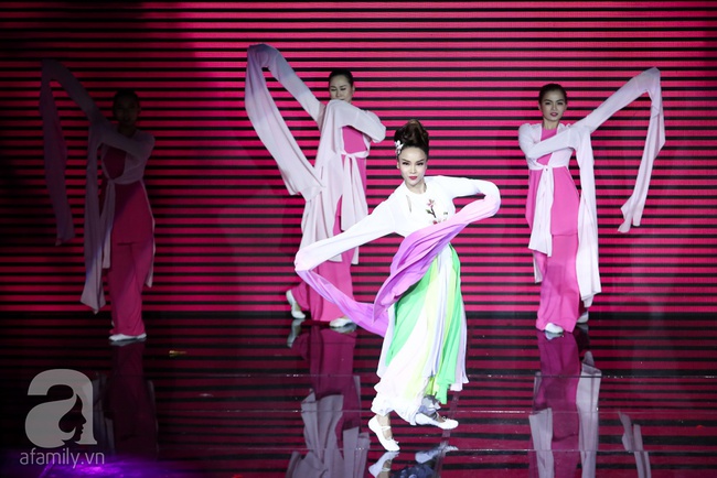 Hóa nàng sen ở The Remix, Hương Giang Idol vẫn bị loại thẳng thừng - Ảnh 10.