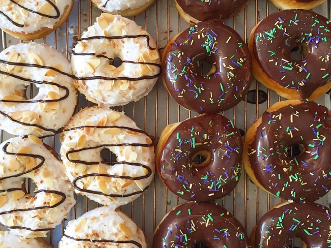 Vừa đa dạng, vừa màu sắc, những chiếc bánh donut siêu hấp dẫn này sẽ khiến bạn đứng ngồi không yên - Ảnh 9.