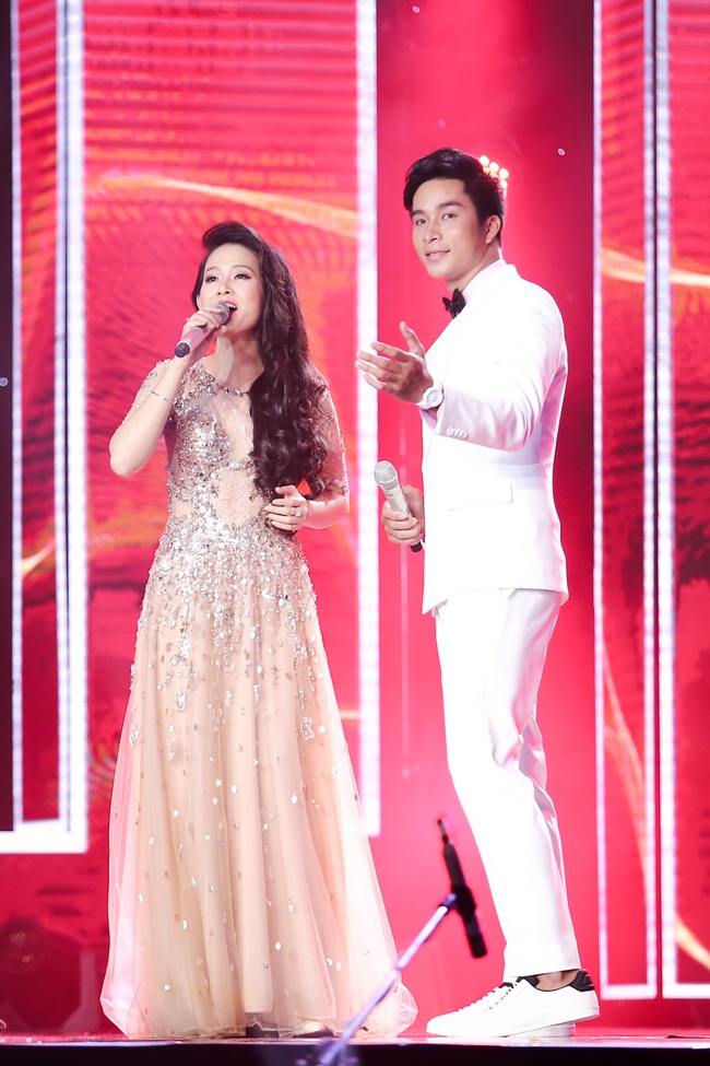 Đàm Vĩnh Hưng đứng hình vì mỹ nam Bolero có giọng hát giống hệt Quang Dũng - Ảnh 2.