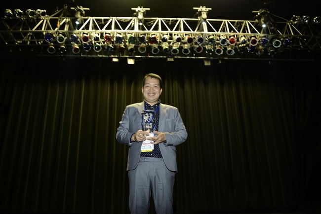 Sau lùm xùm trả giải Cánh diều, phim Cha cõng con nhận hàng loạt giải thưởng quốc tế - Ảnh 3.