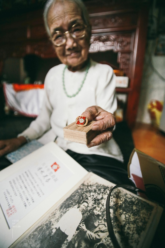 Chồng trở về với vợ mới sau 50 năm chờ đợi, cách bà cụ 94 tuổi này nói về tình yêu dạy bạn nhiều điều - Ảnh 13.