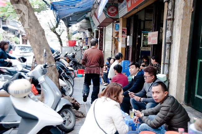 Phố nhỏ nhà nhỏ, có hàng bánh đa trộn 20 năm tuổi được nhiều thế hệ người Hà Nội say mê - Ảnh 20.