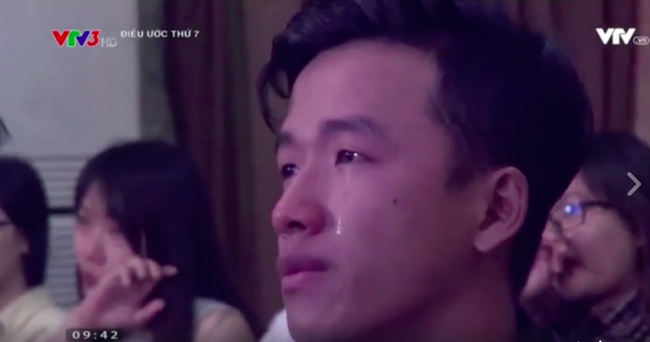 Mỹ tâm lại gây bão mạng xã hội khi nghẹn ngào hát cho chàng trai bị bại liệt - Ảnh 12. Mỹ tâm lại gây bão mạng xã hội khi nghẹn ngào hát cho chàng trai bị bại liệt - Ảnh 12.