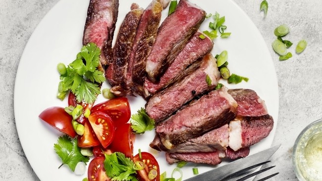 Thêm một bằng chứng chứng minh ăn nhiều thịt đỏ sẽ không tốt cho sức khỏe của bạn - Ảnh 1.