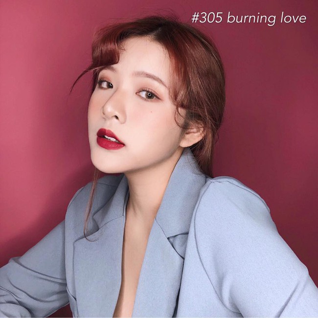 Review son lì MAC Powder Kiss hot hit mới toanh: cận cảnh chất son và những gam màu đẹp nhất, hợp con gái châu Á nhất - Ảnh 20. Review son lì MAC Powder Kiss hot hit mới toanh: cận cảnh chất son và những gam màu đẹp nhất, hợp con gái châu Á nhất - Ảnh 20.