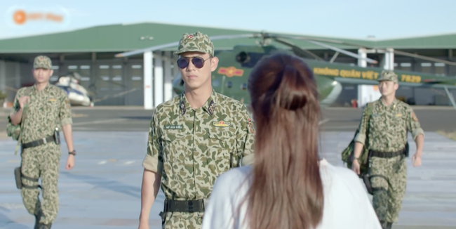 Cảnh quay khiến kh&aacute;n giả h&agrave;i l&ograve;ng nhất sau 6 tập Hậu duệ mặt trời bản Việt ch&iacute;nh l&agrave; đ&acirc;y - Ảnh 12.