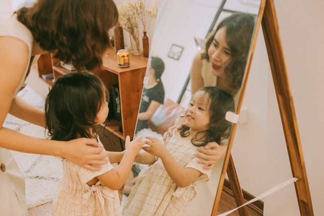 Vợ chồng Lưu Hương Giang - Hồ Ho&agrave;i Anh lần đầu chia sẻ h&igrave;nh ảnh con g&aacute;i thứ 2  - Ảnh 5.