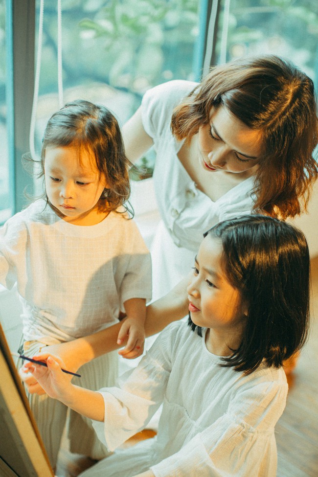 Vợ chồng Lưu Hương Giang - Hồ Ho&agrave;i Anh lần đầu chia sẻ h&igrave;nh ảnh con g&aacute;i thứ 2  - Ảnh 7.