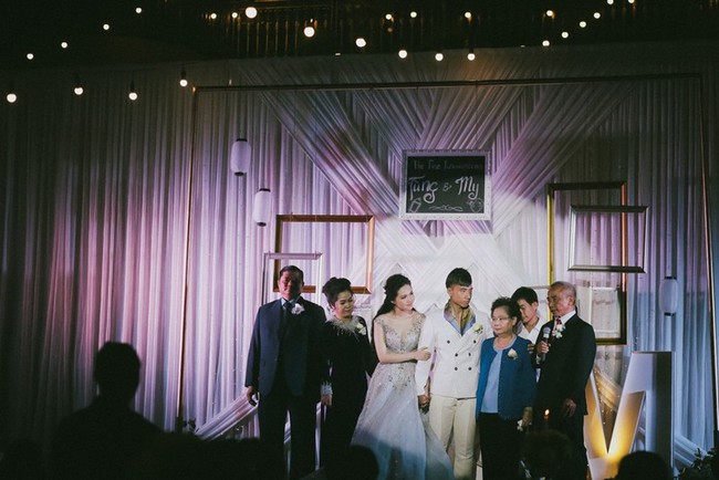 Cặp đôi chịu chơi dành cả thanh xuân bay từ Jeju đến Paris để chụp ảnh và bày thành quả đặc biệt trong tiệc cưới - Ảnh 16.
