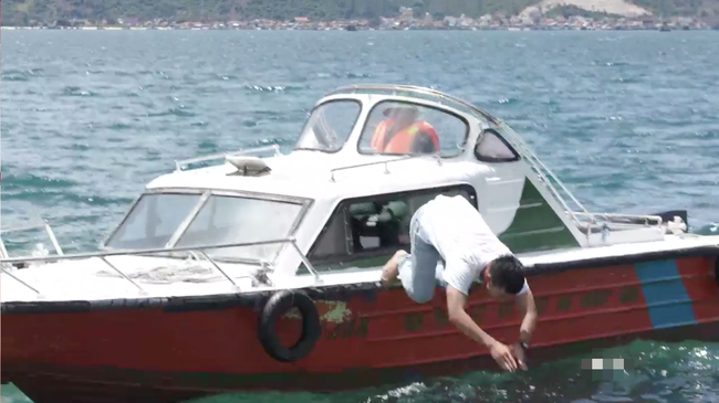 Đại &uacute;y Duy Ki&ecirc;n - Song Lu&acirc;n lại c&oacute; th&ecirc;m một ph&acirc;n đoạn để đời trong Hậu duệ mặt trời bản Việt rồi! - Ảnh 7.