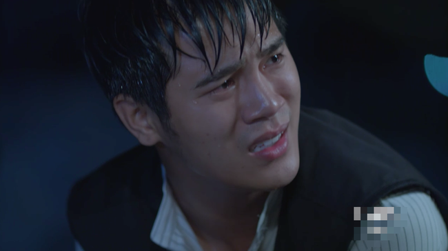 Hậu duệ mặt trời: D&ugrave; được khen x&uacute;c động, cảnh mưa b&atilde;o vẫn c&oacute; điểm khiến kh&aacute;n giả chưa h&agrave;i l&ograve;ng - Ảnh 6.