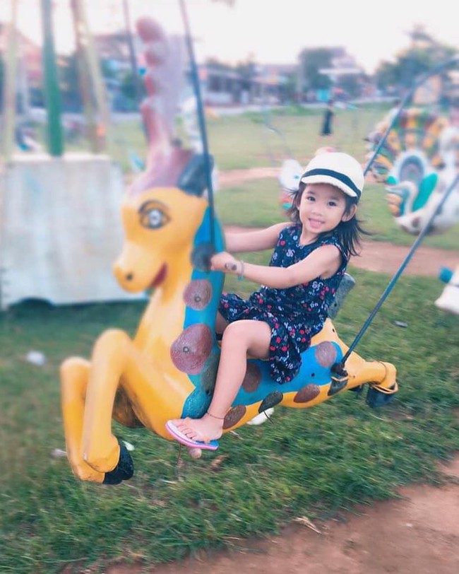 Mai Phương khoẻ mạnh hơn hẳn sau hơn 1 th&aacute;ng xuất viện, tươi tắn đưa con g&aacute;i về qu&ecirc; nội nghỉ dưỡng - Ảnh 4.