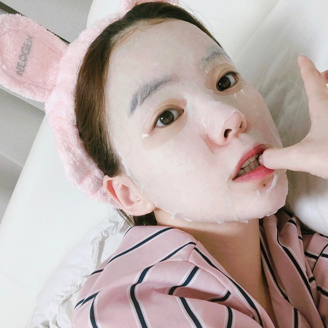 Đắp hai lần mặt nạ: Nghe thì “ngột ngạt” nhưng thực chất lại giúp làn da của các nàng thêm khỏe đẹp bất ngờ - Ảnh 2. Đắp hai lần mặt nạ: Nghe thì “ngột ngạt” nhưng thực chất lại giúp làn da của các nàng thêm khỏe đẹp bất ngờ - Ảnh 2.