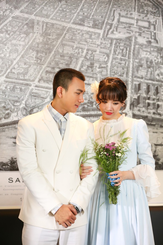 Hari Won kh&oacute;c hết nước mắt v&igrave; trai lạ trong MV - Ảnh 10.