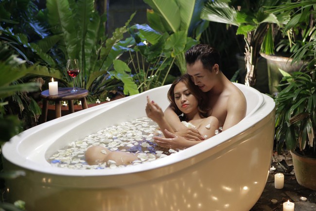 Ch&aacute;n l&agrave;m ngọc nữ, &Aacute; qu&acirc;n Duy&ecirc;n d&aacute;ng Bolero g&acirc;y sốc với cảnh tắm bồn với trai đẹp  - Ảnh 5.