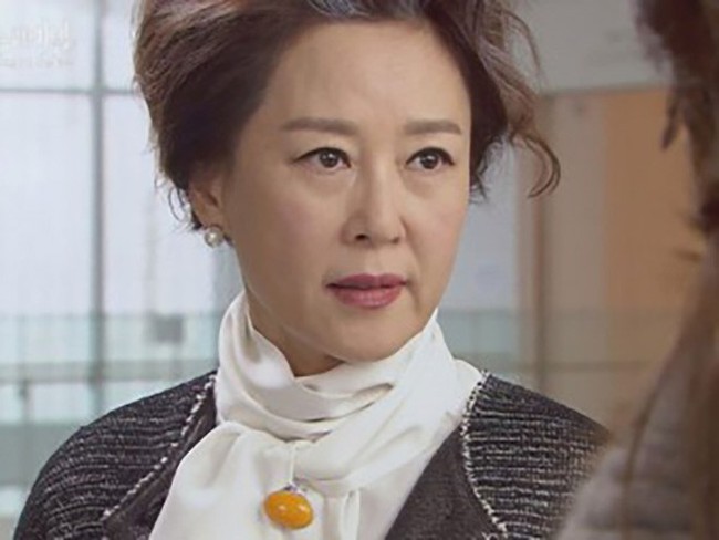 Buồn v&igrave; bị mẹ chồng ph&acirc;n biệt đối xử, t&ocirc;i t&acirc;m sự với b&agrave; v&agrave; nhận được c&acirc;u trả lời cả đời kh&ocirc;ng qu&ecirc;n - Ảnh 1.