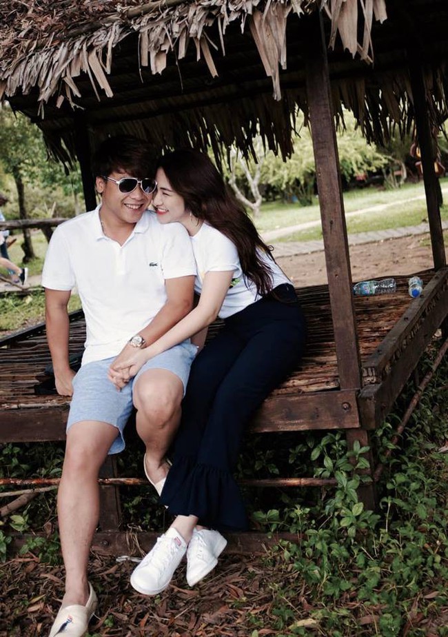 Soi nhất cử nhất động của sao Việt (21/10) - Ảnh 4.