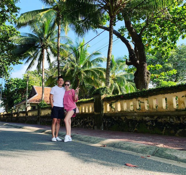 Soi nhất cử nhất động của sao Việt (21/10) - Ảnh 5.