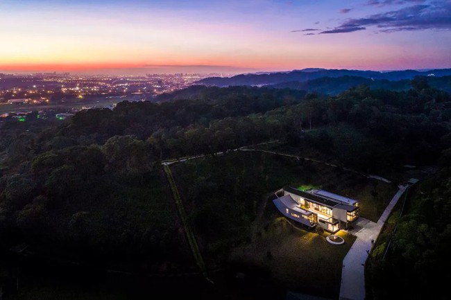 Ng&ocirc;i nh&agrave; độc đ&aacute;o kh&ocirc;ng c&oacute; m&aacute;i gi&agrave;nh huy chương v&agrave;ng trong cuộc thi thiết kế nội thất  - Ảnh 9.