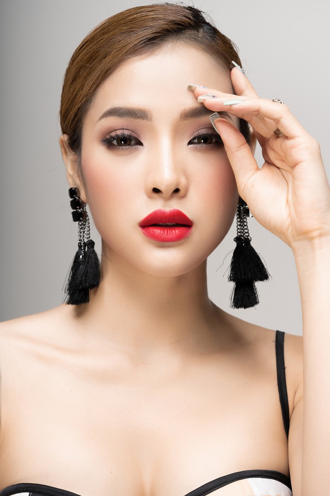 Khoe ngực đầy gợi cảm, Phương Trinh Jolie h&uacute;t mắt với d&aacute;ng vẻ ki&ecirc;u sa  - Ảnh 5.