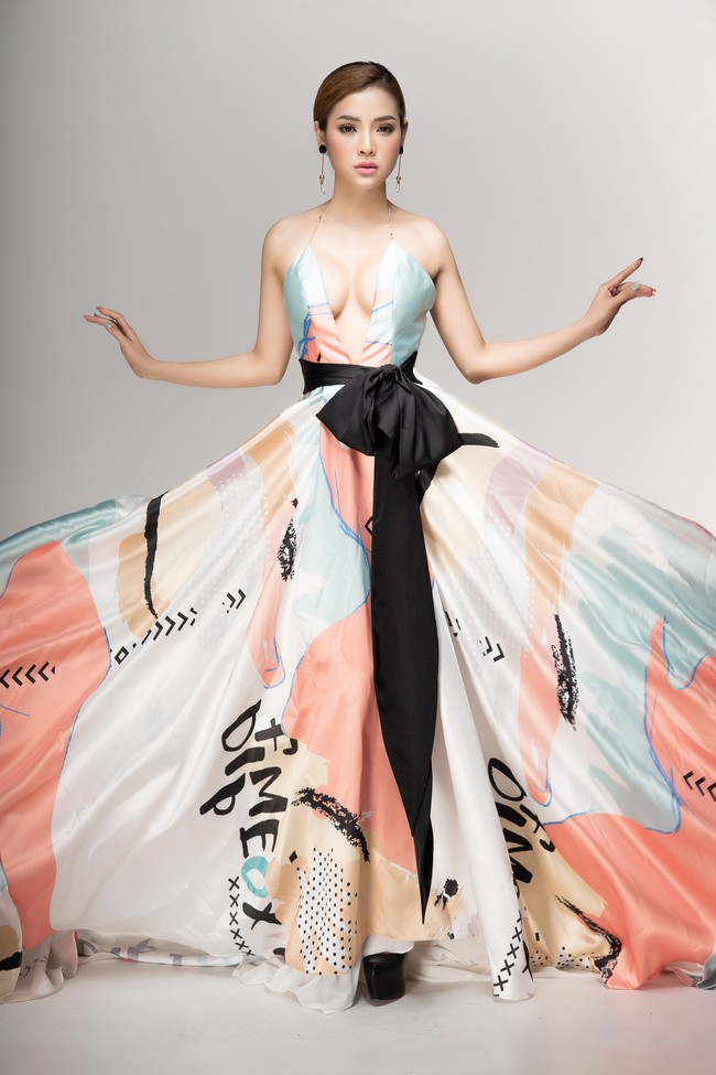 Khoe ngực đầy gợi cảm, Phương Trinh Jolie h&uacute;t mắt với d&aacute;ng vẻ ki&ecirc;u sa  - Ảnh 9.