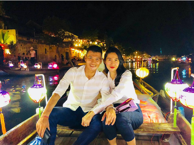 Soi nhất cử nhất động của sao Việt (22/10) - Ảnh 10.