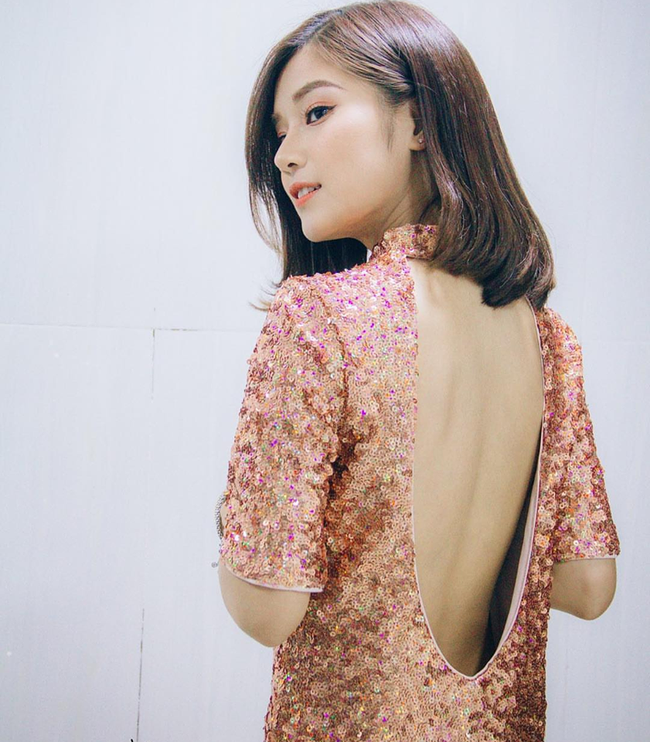 Soi nhất cử nhất động của sao Việt (22/10) - Ảnh 9.