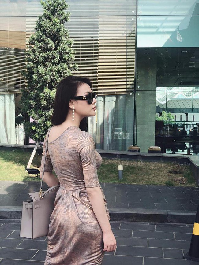 Soi nhất cử nhất động của sao Việt (23/10) - Ảnh 8.