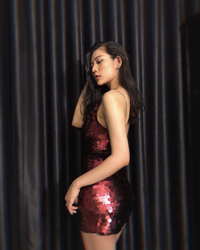 Soi nhất cử nhất động của sao Việt (24/10) - Ảnh 4.