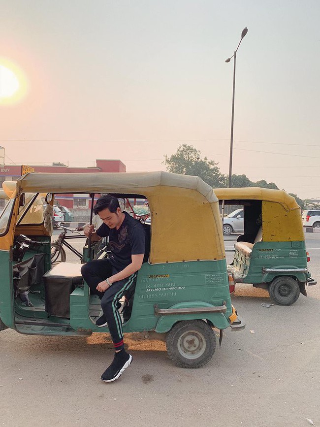 Soi nhất cử nhất động của sao Việt (27/10) - Ảnh 9.