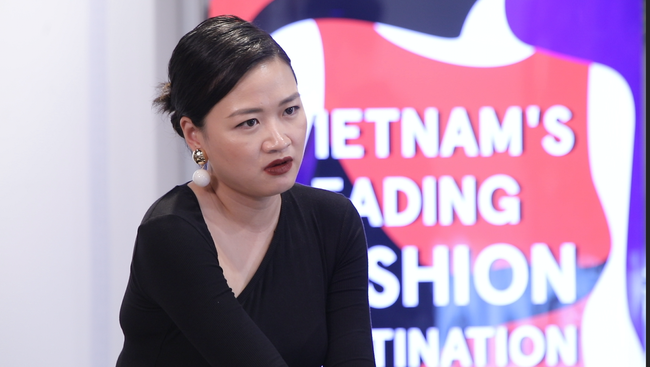 Qu&aacute; bức x&uacute;c, Thanh Hằng - Nam Trung qu&aacute;t mắng th&iacute; sinh The Face giữa chốn đ&ocirc;ng người  - Ảnh 2.