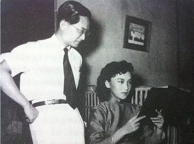 Điều tr&ugrave;ng hợp lạ l&ugrave;ng khi nh&agrave; văn Kim Dung qua đời c&ugrave;ng ng&agrave;y với người t&igrave;nh trong mộng l&agrave; nữ minh tinh nổi tiếng - Ảnh 1.