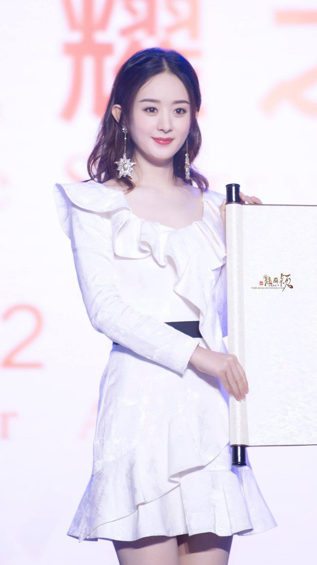 Người ta thường phải gầy mặc đồ mới đẹp, c&ograve;n Triệu Lệ Dĩnh th&igrave; ngược lại ho&agrave;n to&agrave;n - Ảnh 2.