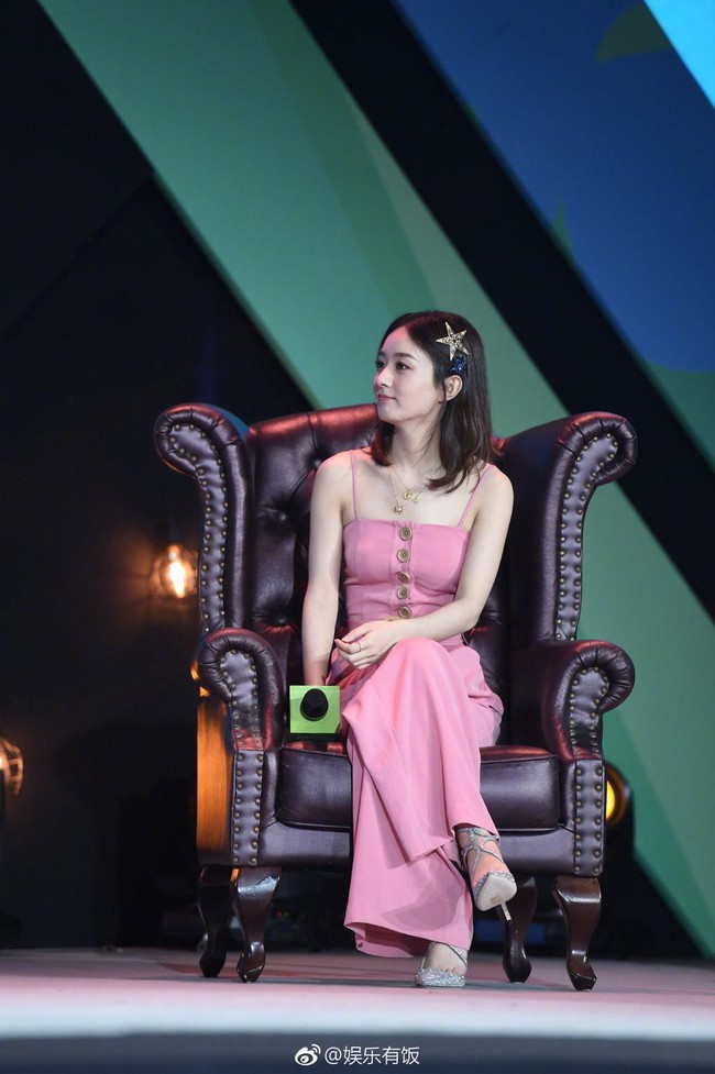 Người ta thường phải gầy mặc đồ mới đẹp, c&ograve;n Triệu Lệ Dĩnh th&igrave; ngược lại ho&agrave;n to&agrave;n - Ảnh 5.