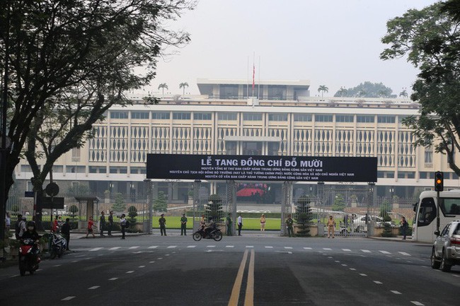 X&uacute;c động lễ viếng nguy&ecirc;n Tổng B&iacute; thư Đỗ Mười tại TP. HCM - Ảnh 1.