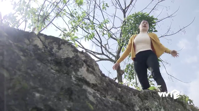 Cảnh - Do&atilde;n Quốc Đam bị t&agrave;u c&aacute;n chết, Quỳnh B&uacute;p B&ecirc; - Phương Oanh ph&aacute;t đi&ecirc;n v&igrave; mất con trai - Ảnh 9.