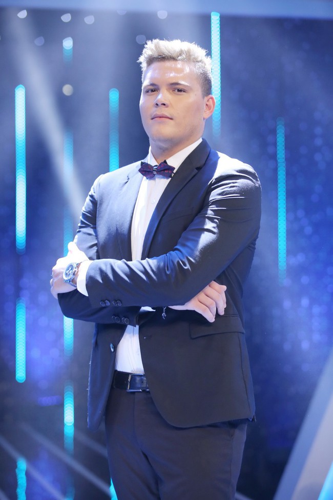 Chuyện thật kh&oacute; tin: Bạn trai T&acirc;y của Phượng Vũ tham gia show hẹn h&ograve; sau đ&oacute; lại cầu h&ocirc;n c&ocirc; ngay tr&ecirc;n s&acirc;n khấu - Ảnh 7.