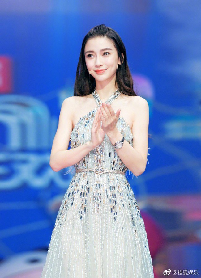 Mẹ bỉm sữa Angela Baby khoe lưng trần gợi cảm nhưng v&ograve;ng một chảy xệ lại l&agrave; điều m&agrave; d&acirc;n t&igrave;nh ch&uacute; &yacute; - Ảnh 3.