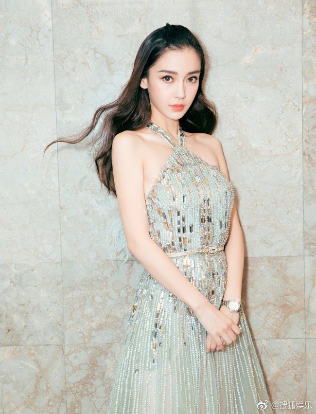 Mẹ bỉm sữa Angela Baby khoe lưng trần gợi cảm nhưng v&ograve;ng một chảy xệ lại l&agrave; điều m&agrave; d&acirc;n t&igrave;nh ch&uacute; &yacute; - Ảnh 6.